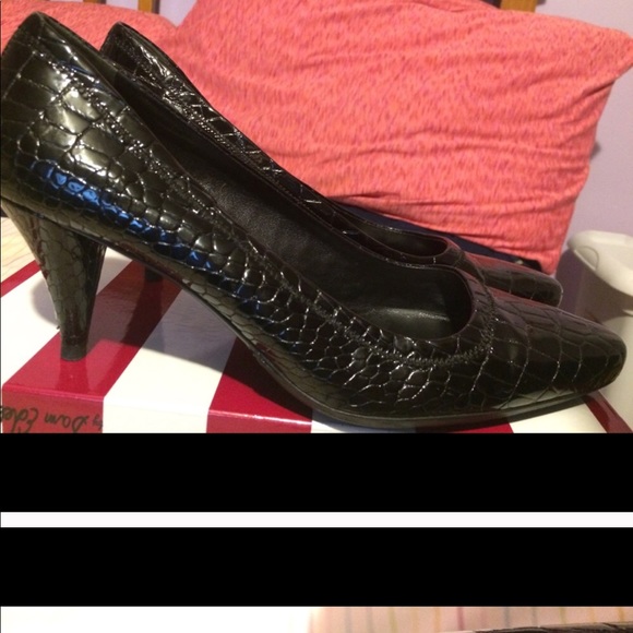 Shoes - Picture 3 of 3